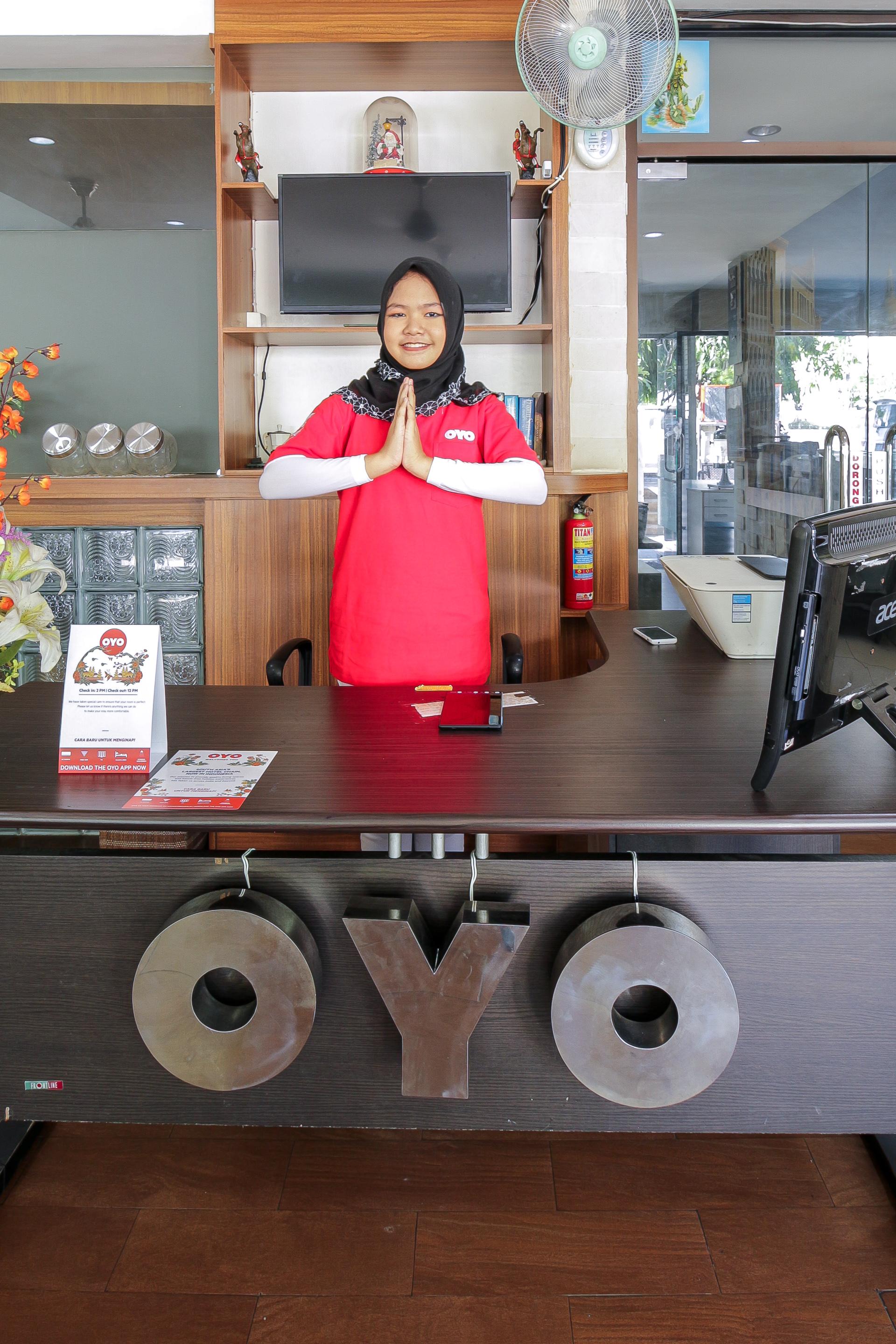 Oyo 734 Tuban Torres Accomodation Kuta Lombok Buitenkant foto