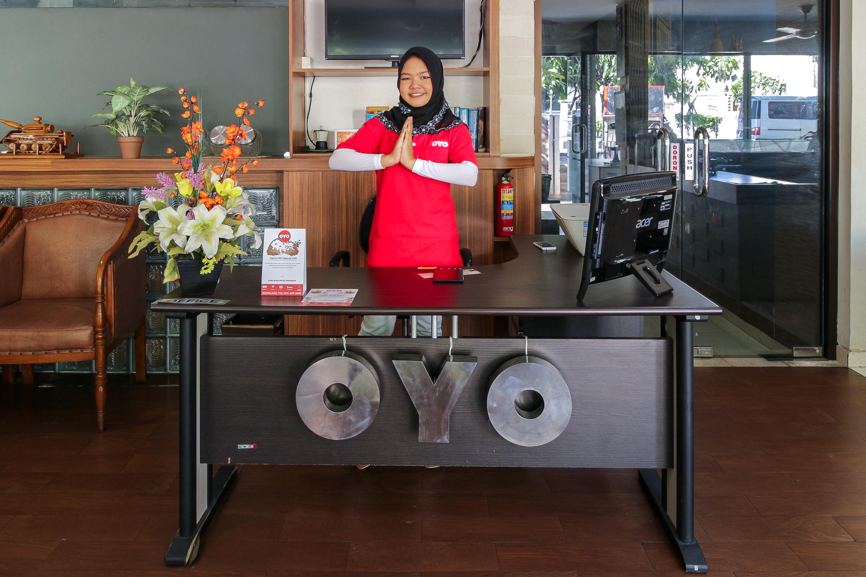 Oyo 734 Tuban Torres Accomodation Kuta Lombok Buitenkant foto