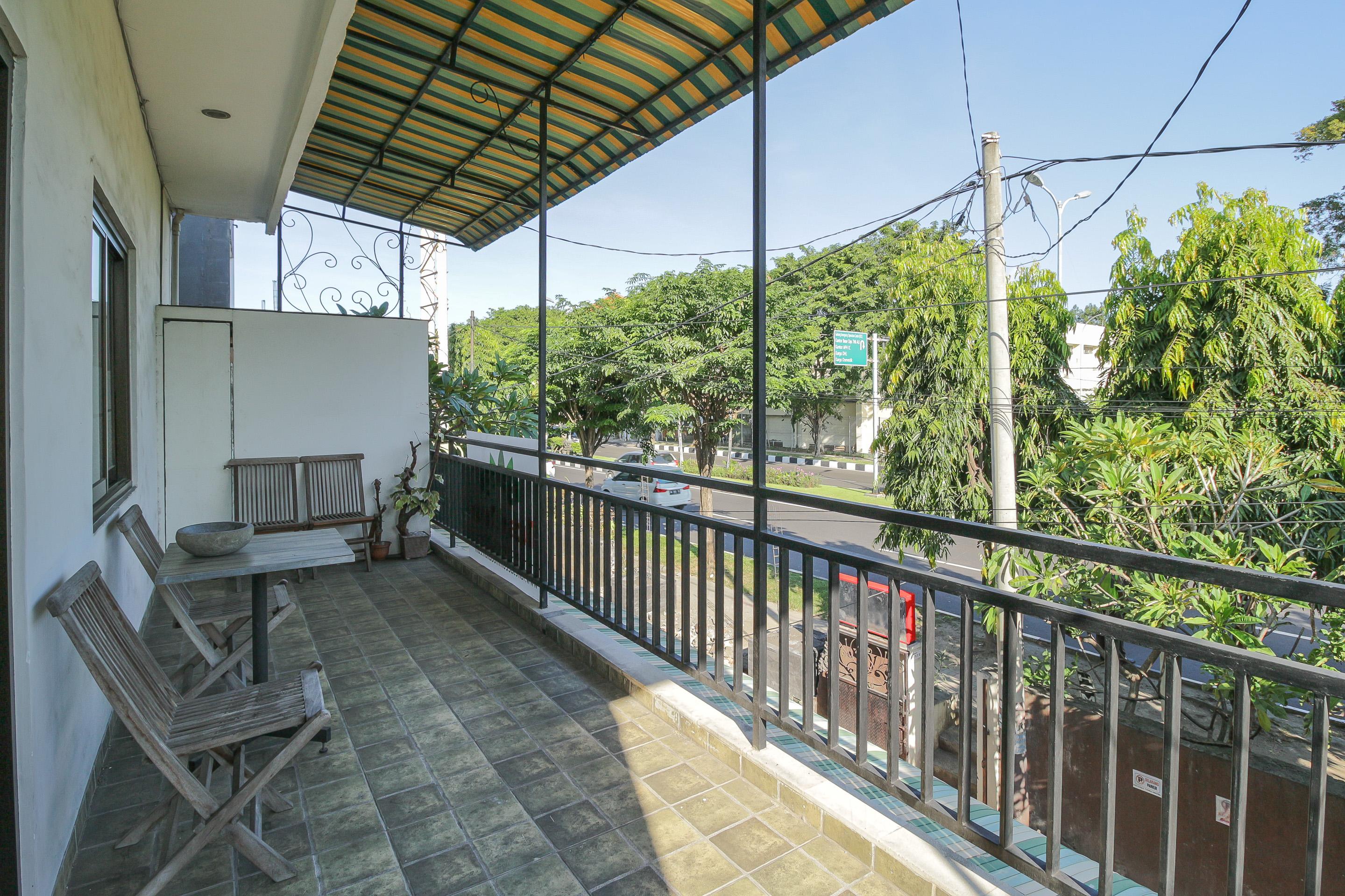 Oyo 734 Tuban Torres Accomodation Kuta Lombok Buitenkant foto