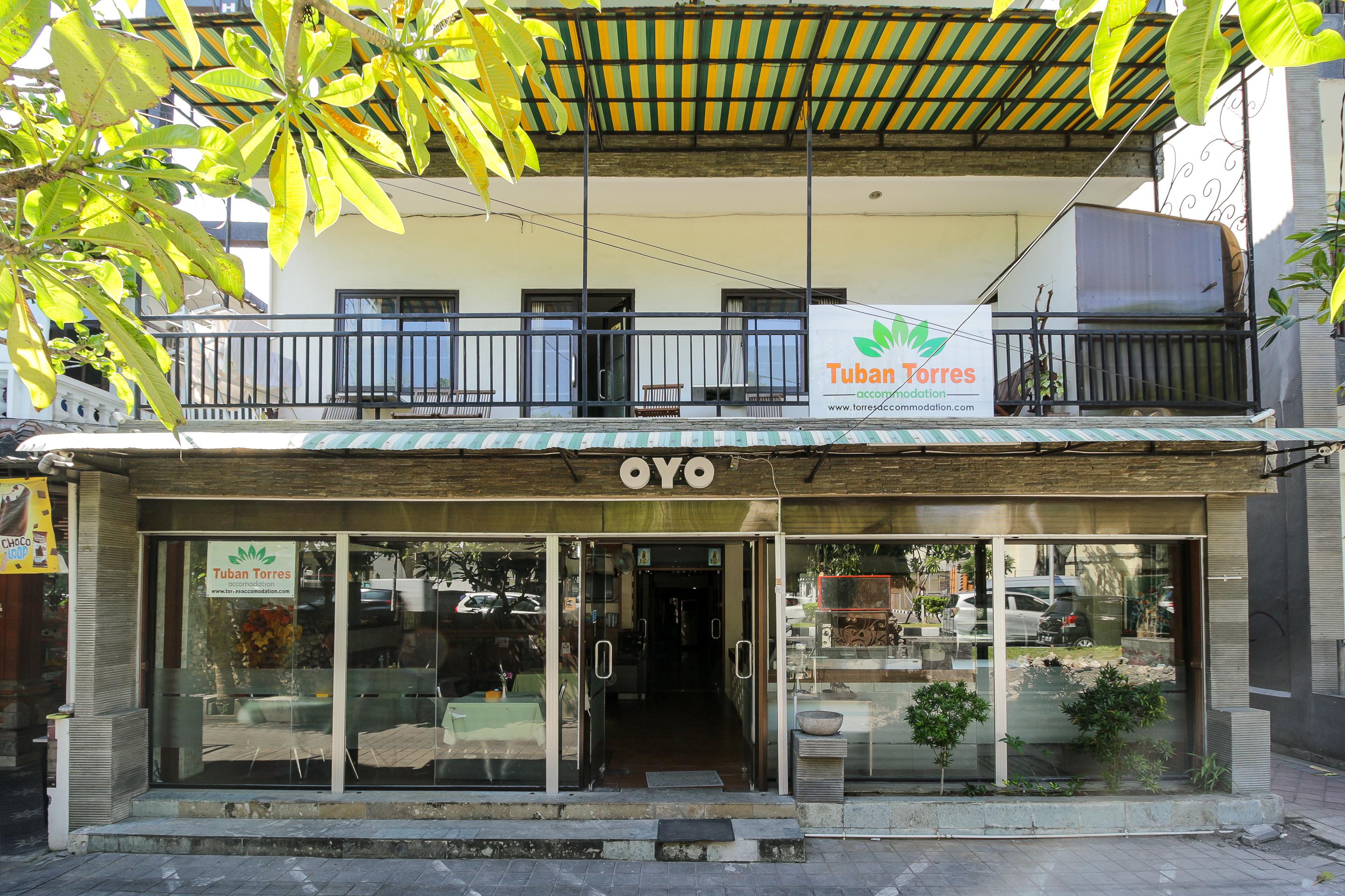 Oyo 734 Tuban Torres Accomodation Kuta Lombok Buitenkant foto