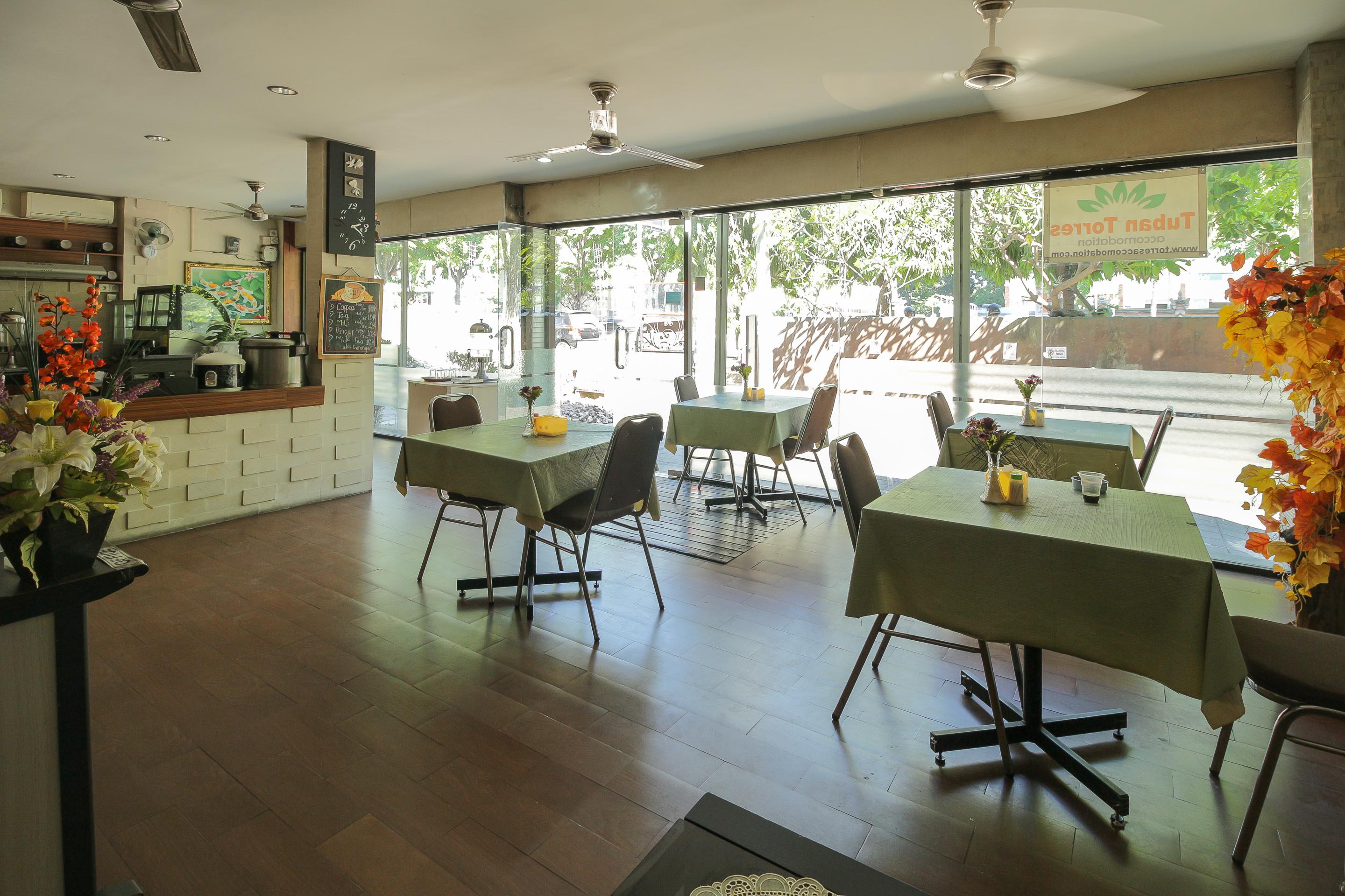 Oyo 734 Tuban Torres Accomodation Kuta Lombok Buitenkant foto
