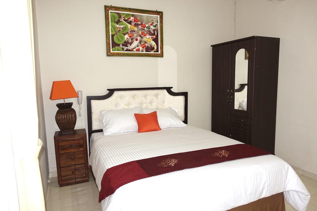 Oyo 734 Tuban Torres Accomodation Kuta Lombok Kamer foto