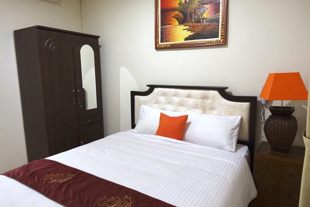 Oyo 734 Tuban Torres Accomodation Kuta Lombok Kamer foto