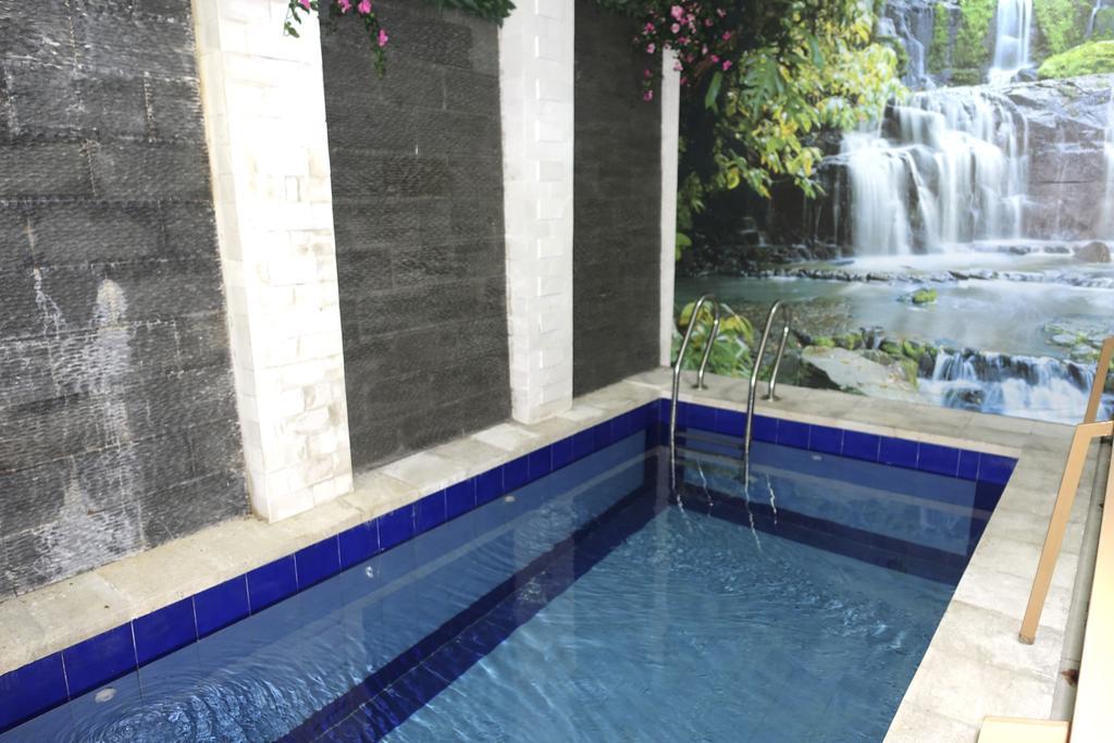 Oyo 734 Tuban Torres Accomodation Kuta Lombok Buitenkant foto