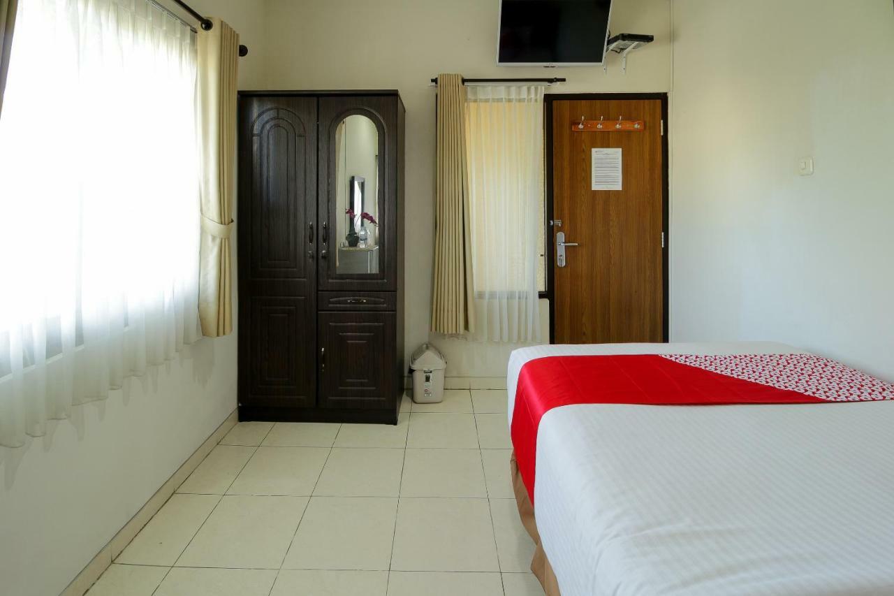 Oyo 734 Tuban Torres Accomodation Kuta Lombok Buitenkant foto